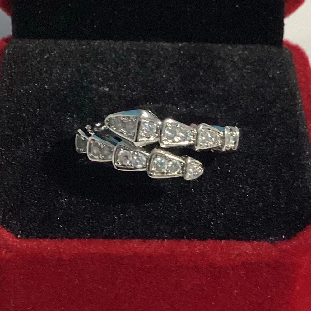 🐍18k White Gold plated Serpentine Snake Cz Diamond Ring